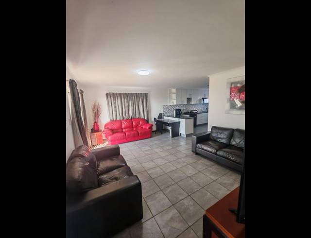 3 BEDROOM TOWNHOUSE FOR SALE IN MOSSEL BAY CENTRAL